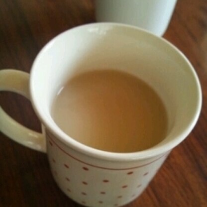 カフェイン控えてるので、ほうじ茶ミルク、愛飲してます♪
今回はミルクたっぷり、お砂糖なしで。